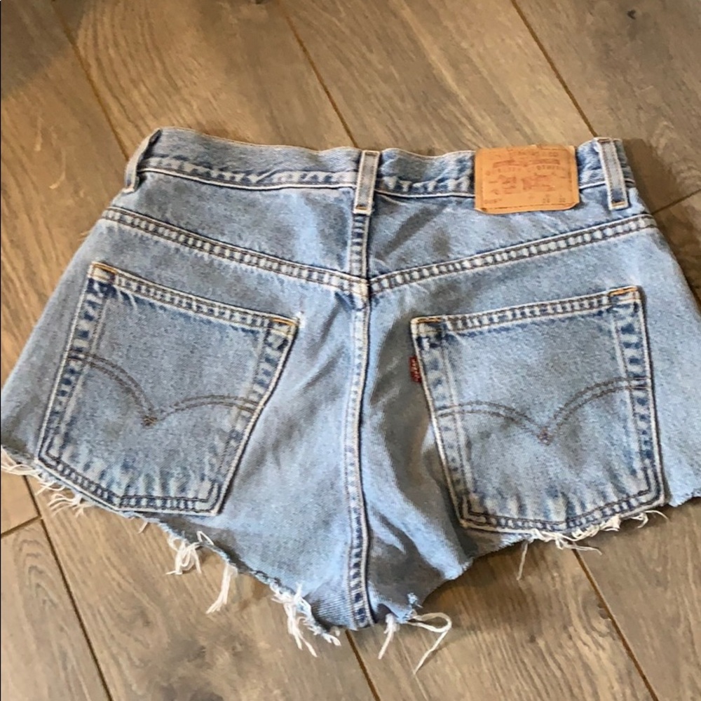 Levi shorts size 28
